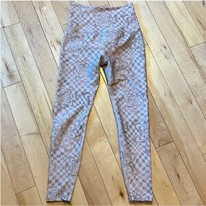 Beyond Yoga High Waisted Midi Legging in Check Flower Size small